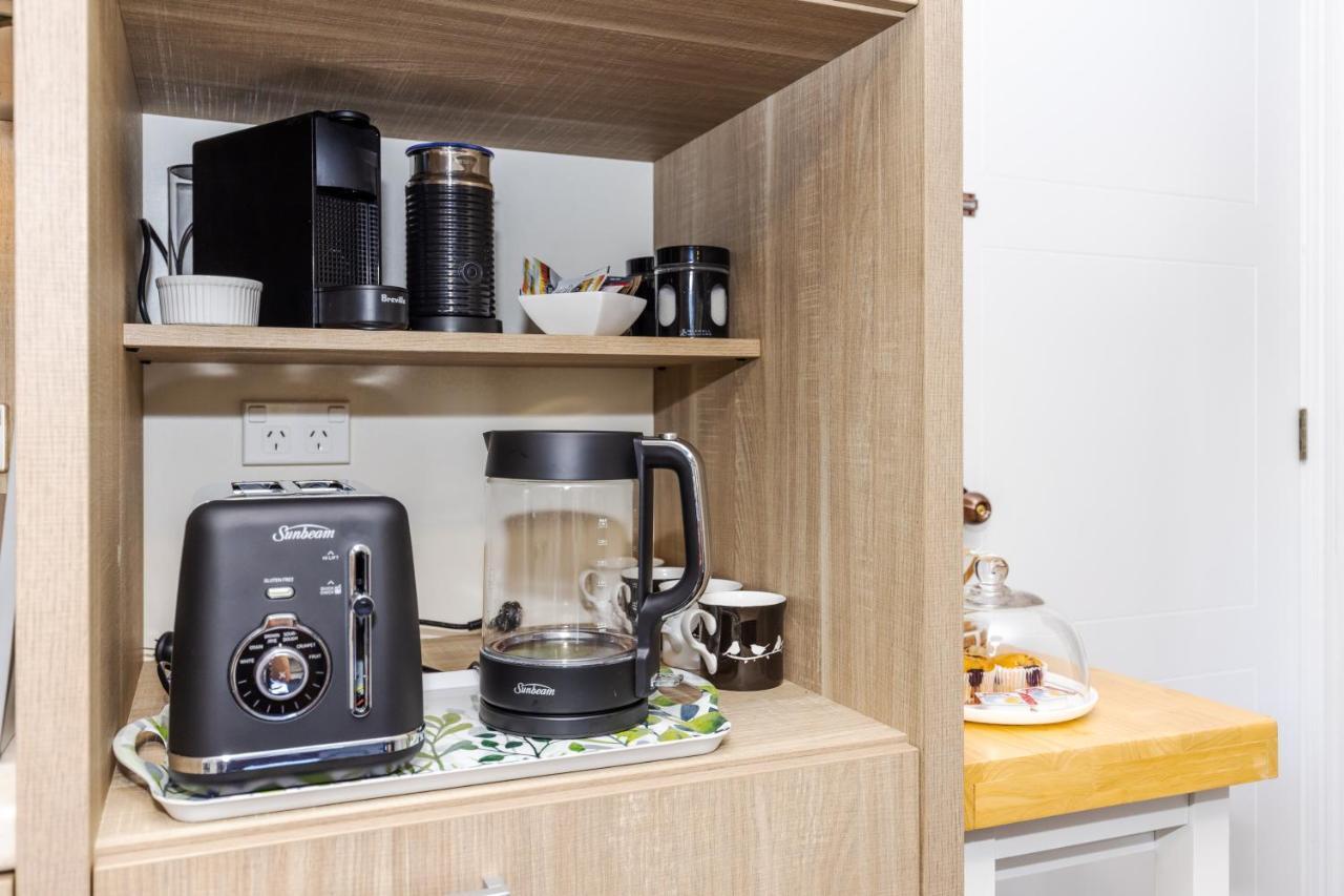 Sweet Magnolia 1 Or 2 Bedroom Suite St Kilda Cambridge With Complimentary Continental Breakfast Exterior foto