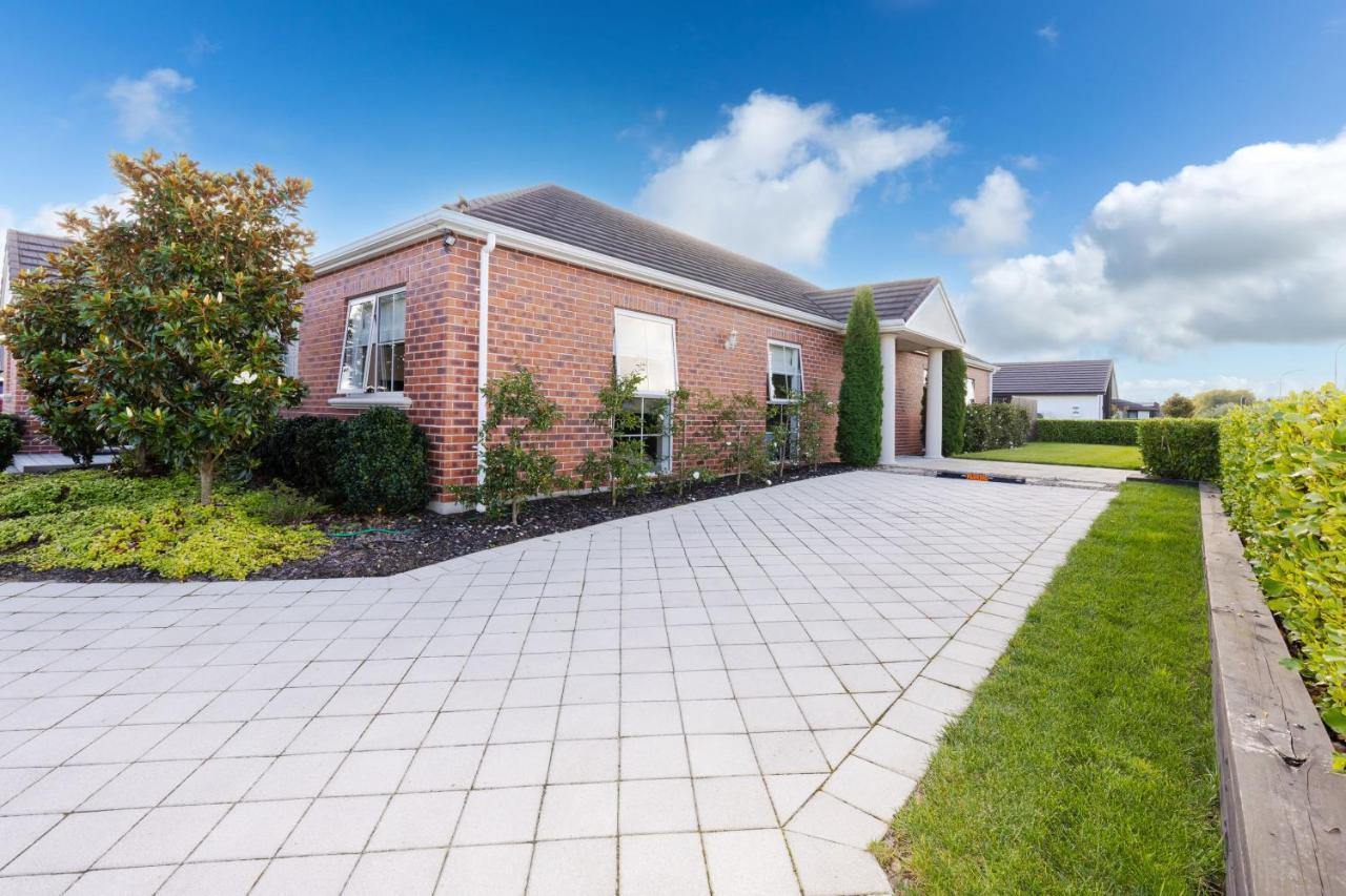 Sweet Magnolia 1 Or 2 Bedroom Suite St Kilda Cambridge With Complimentary Continental Breakfast Exterior foto